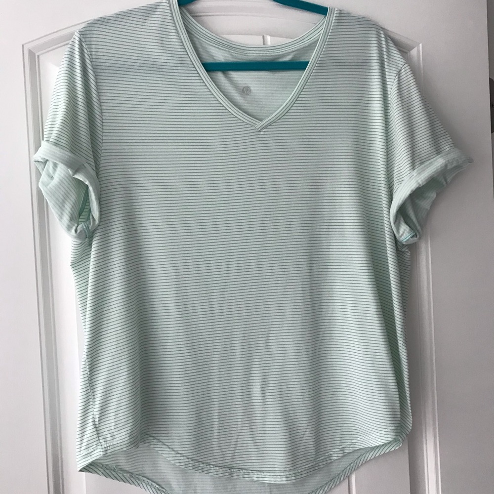 Light mint Lululemon top